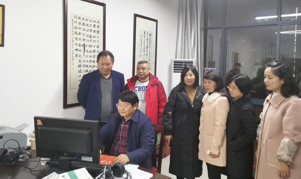 http://www.hncu.net/__local/A/51/2B/52CC458AEF2554947E093E4192B_89CDAFE4_12145.jpg